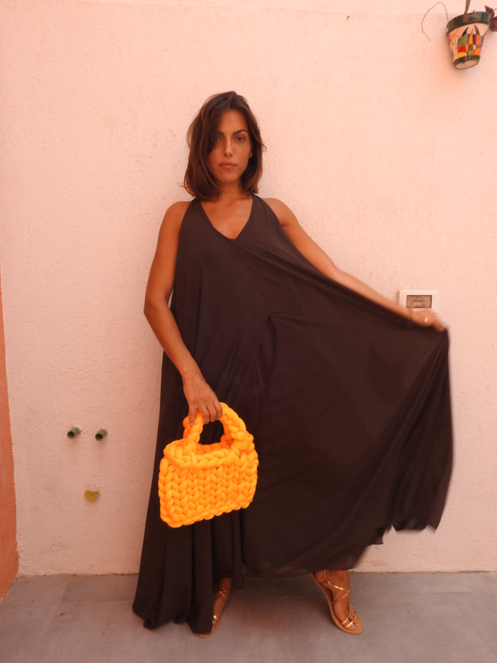 Long sleevless flowy dress brown