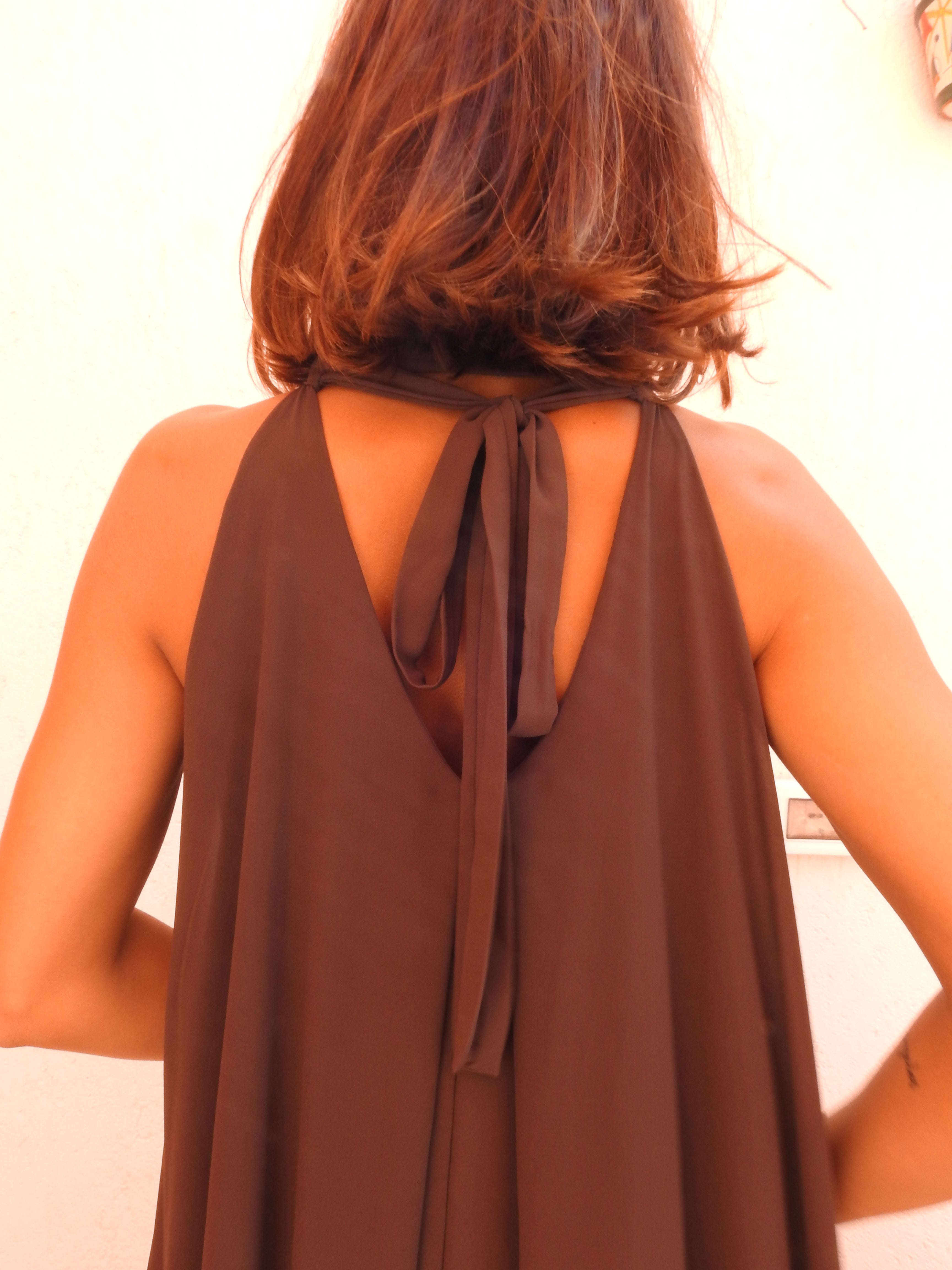Long sleevless flowy dress brown