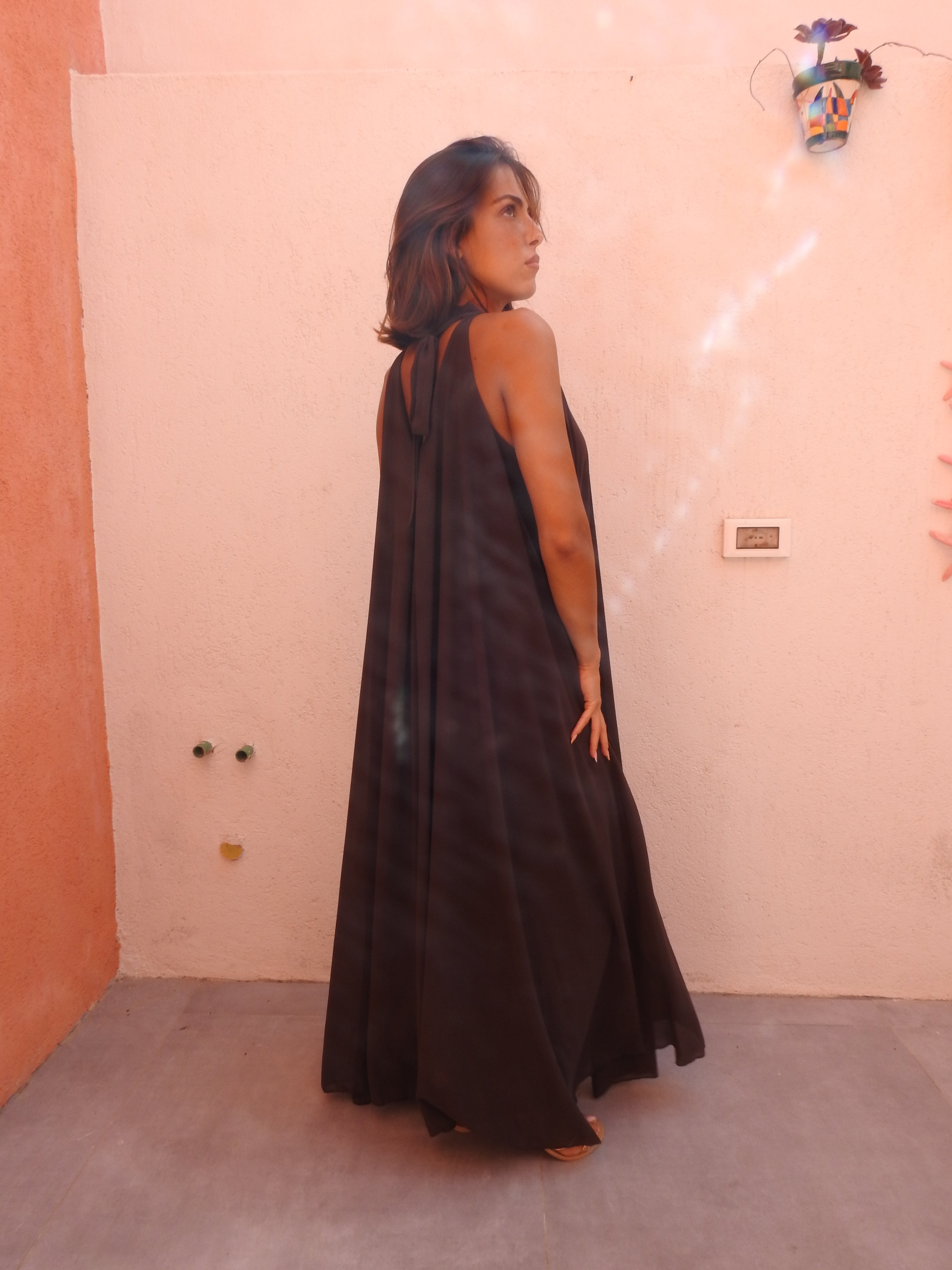 Long sleevless flowy dress brown