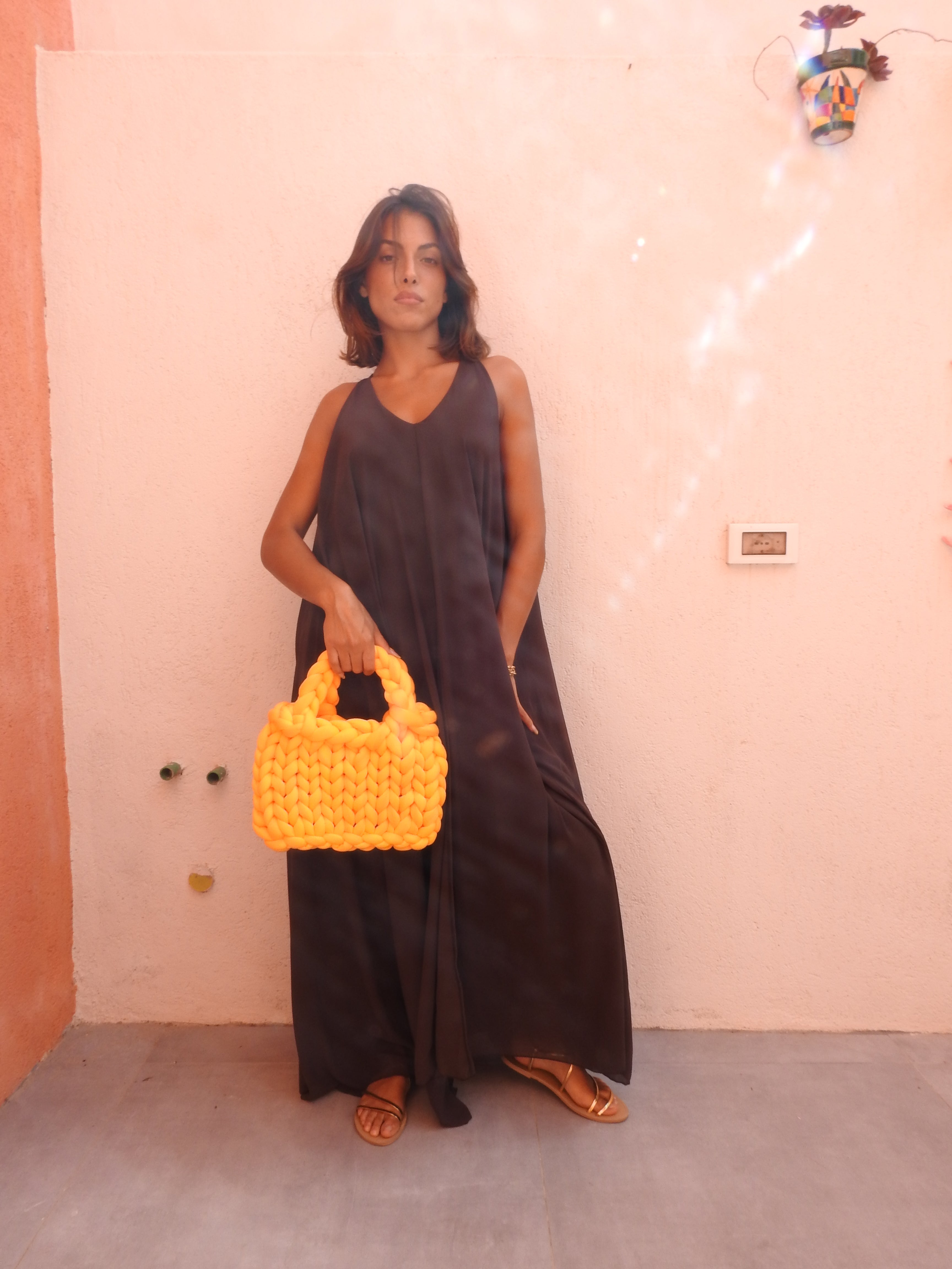 Long sleevless flowy dress brown