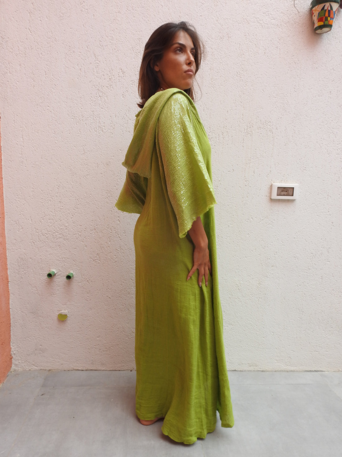 Green dress with a hoodie Strega