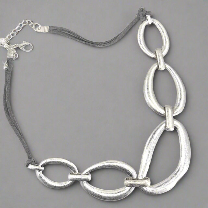 “Sculpted Link” Necklace