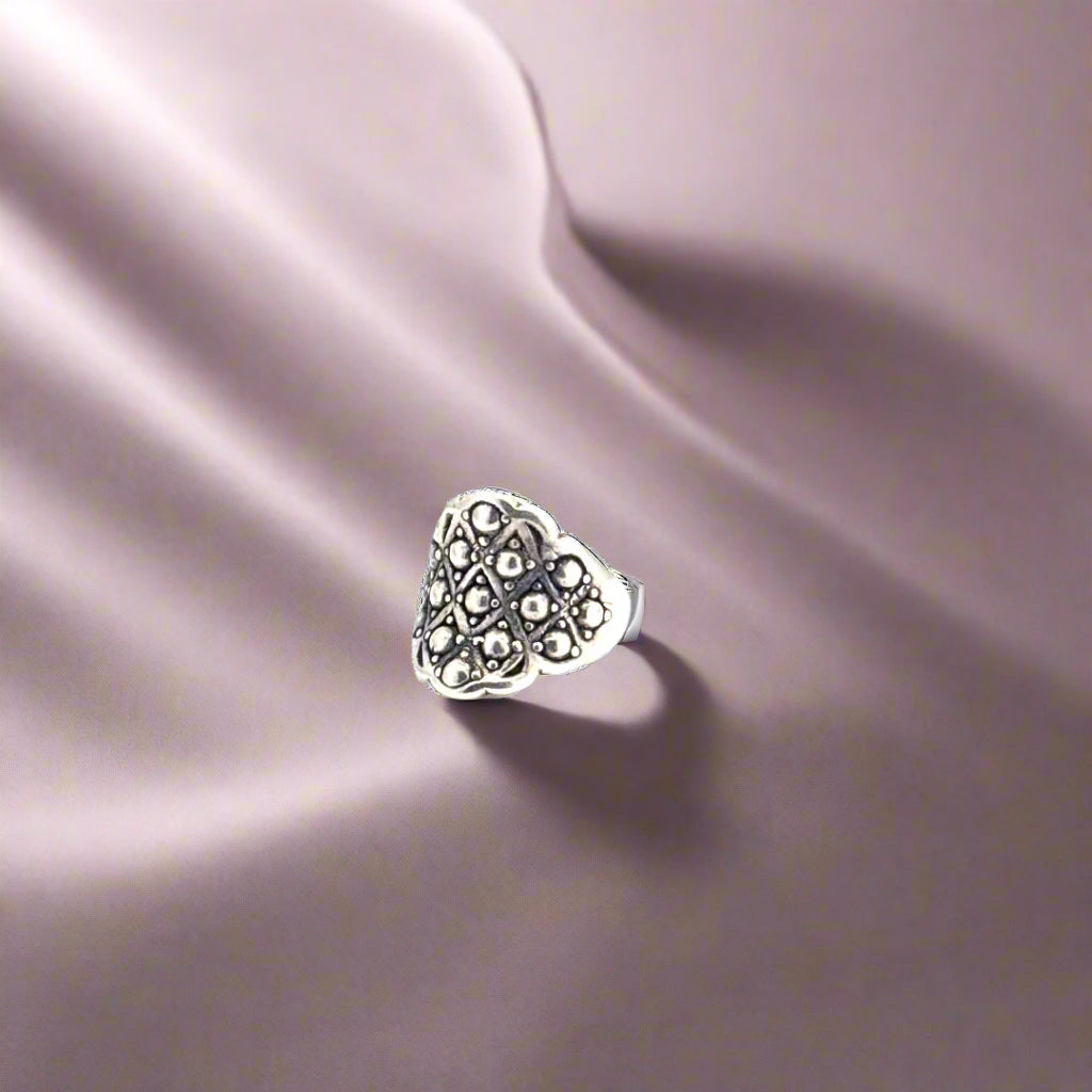 Arabesque Ring